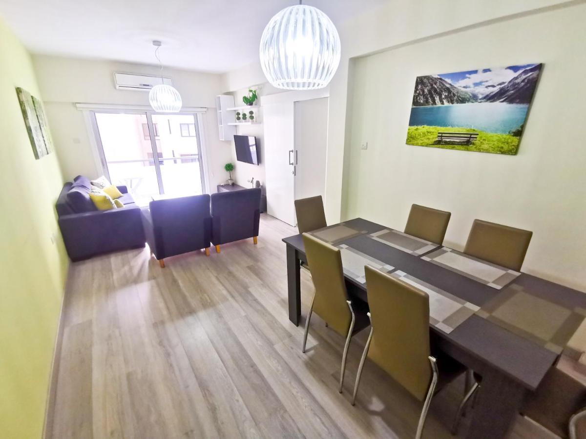 Beach-A-Holic Apartment, 2 Min Distance From Larnaca Marina Ngoại thất bức ảnh