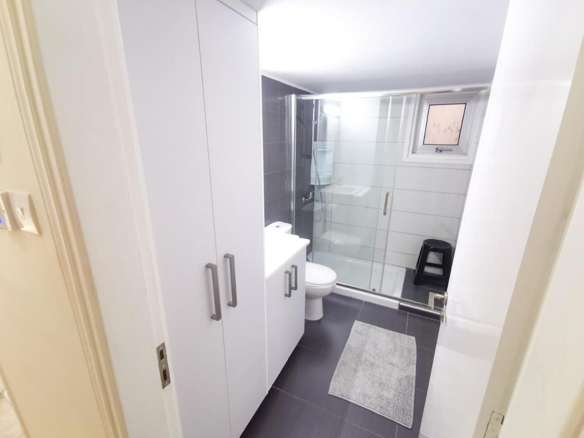 Beach-A-Holic Apartment, 2 Min Distance From Larnaca Marina Ngoại thất bức ảnh