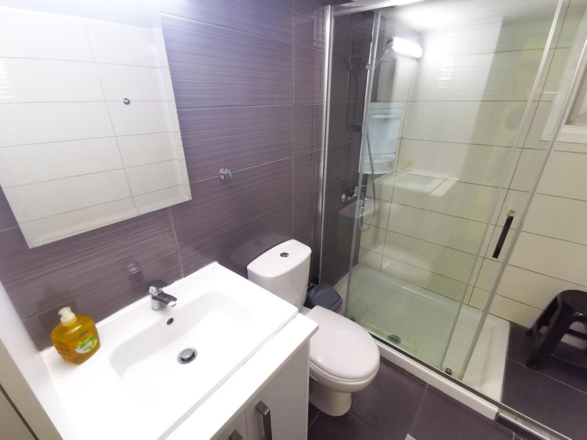 Beach-A-Holic Apartment, 2 Min Distance From Larnaca Marina Ngoại thất bức ảnh