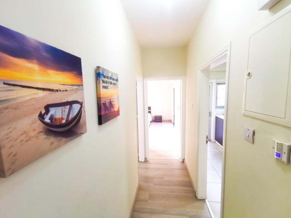 Beach-A-Holic Apartment, 2 Min Distance From Larnaca Marina Ngoại thất bức ảnh